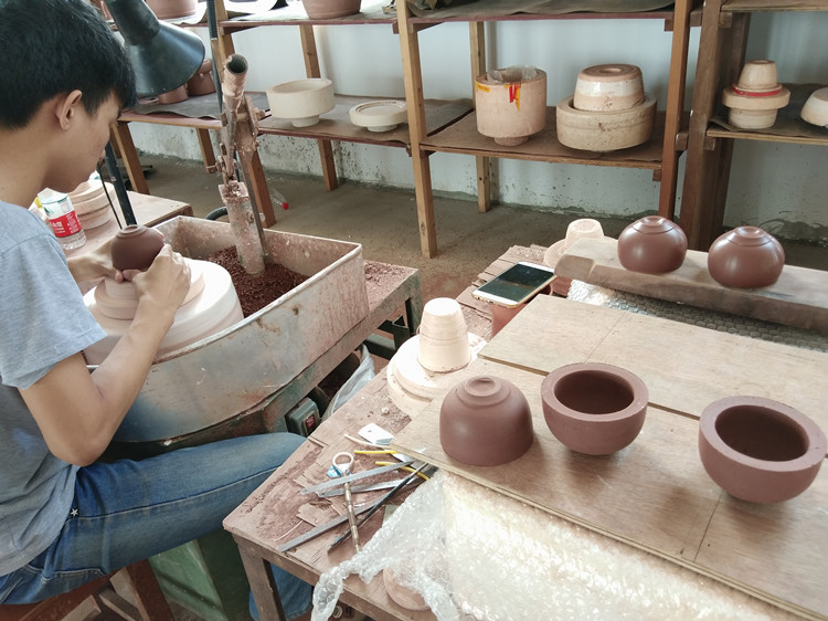 钦州坭兴陶创意文化产业园，坭兴陶的生产基地，千年古陶城步行街